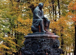 Памятник И. А. Крылову