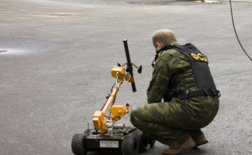 В пакетах из Металлостроя вместо бомбы нашли датчик слежения В пакетах из Металлостроя вместо бомбы нашли датчик слежения