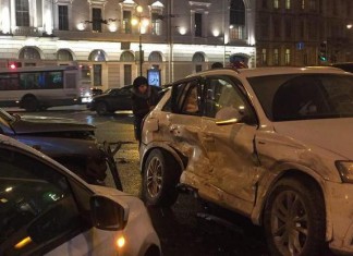 В ДТП на Невском проспекте пострадали два человека В ДТП на Невском проспекте пострадали два человека