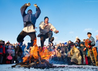 Карусели и прыжки через костер: масленица в Петербурге 2016 Карусели и прыжки через костер: масленица в Петербурге 2016