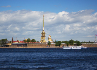 Недорогие экскурсии в Петербург на выходные